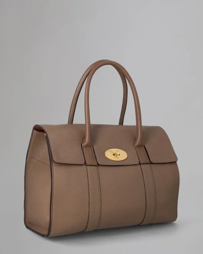 Bayswater Pre-Loved Taupe Classic Grain Pre-Loved Bags Bayswater Pre-Loved Taupe Classic Grain Pre-Loved Bags
