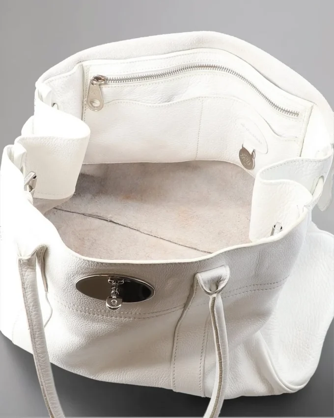Bayswater Pre-Loved White Soft Tumbled Pre-Loved Bags Bayswater Pre-Loved White Soft Tumbled Pre-Loved Bags