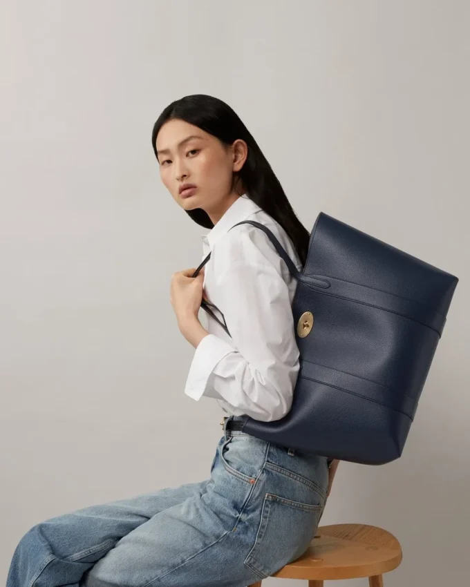 Bayswater Tote Night Sky & Poplin Blue Small Classic Grain with Contrast Bayswater Tote Night Sky & Poplin Blue Small Classic Grain with Contrast