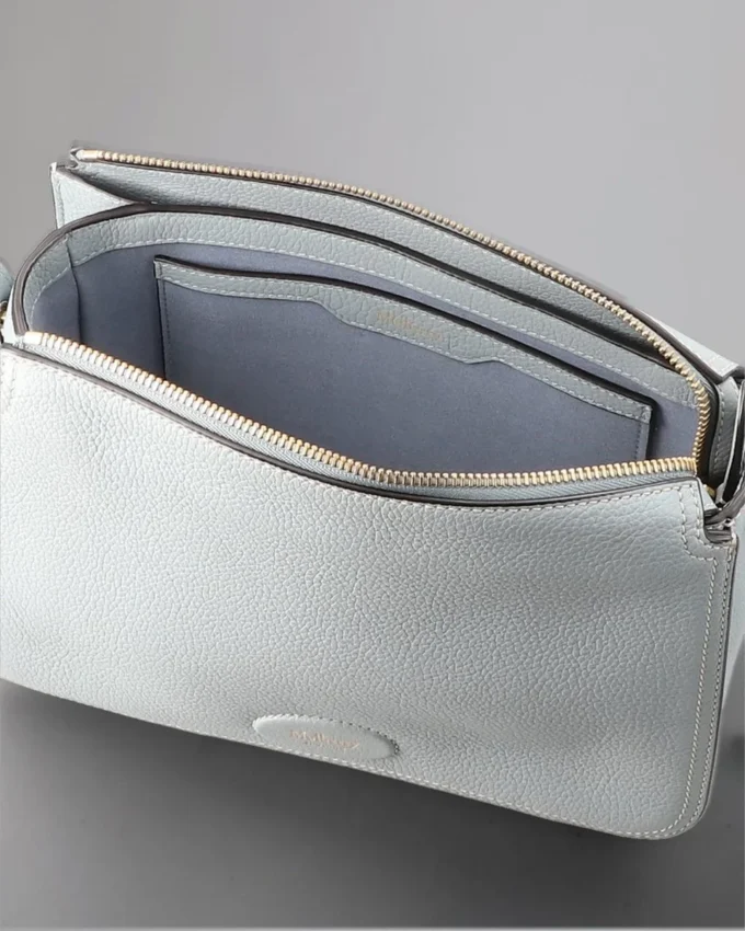 Billie Pre-Loved Cloud Small Classic Grain Pre-Loved Bags Billie Pre-Loved Cloud Small Classic Grain Pre-Loved Bags