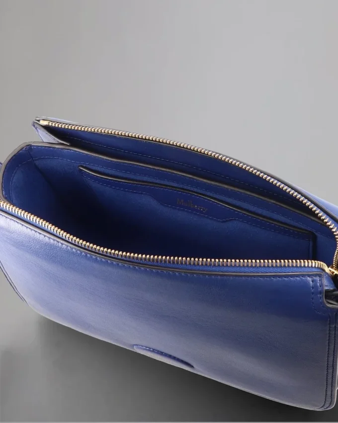 Billie Pre-Loved Pigment Blue Micro Classic Grain Billie Pre-Loved Pigment Blue Micro Classic Grain