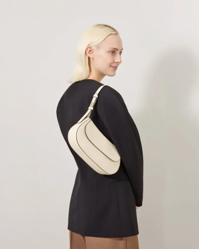 Clovelly Shoulder Bag Eggshell Micro Classic Grain