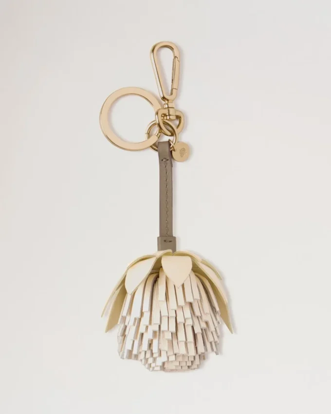Flower Keyring – Pom Pom Buttermilk & Eggshell Mixed Material
