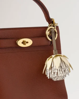 Flower Keyring – Pom Pom Buttermilk & Eggshell Mixed Material