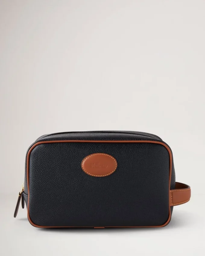Heritage Wash Case Black & Cognac Printed Bioveg Scotchgrain & Flat Calf Heritage Wash Case Black & Cognac Printed Bioveg Scotchgrain & Flat Calf
