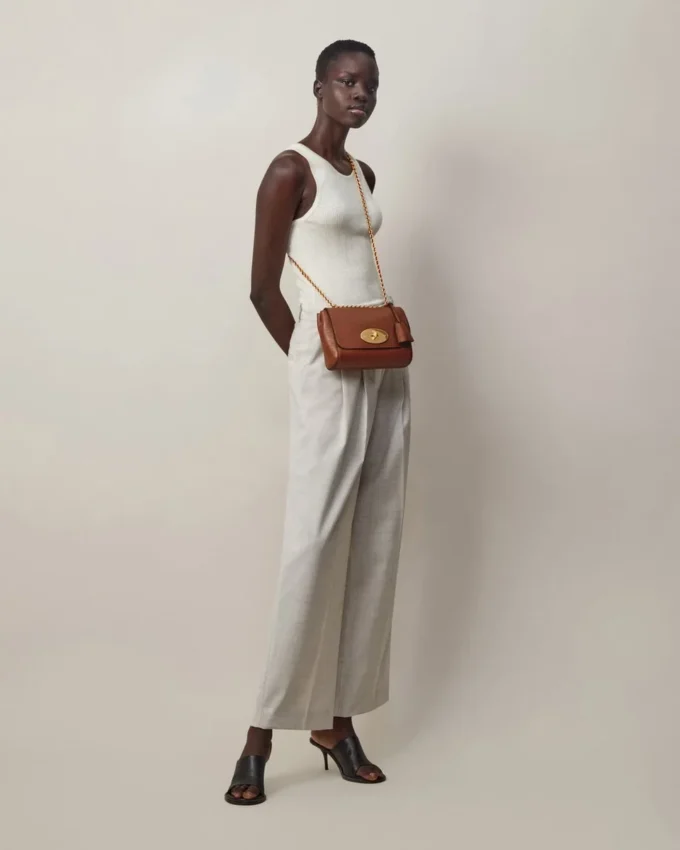 Lily Bag in Oak Small Classic Grain Leather Mulberry