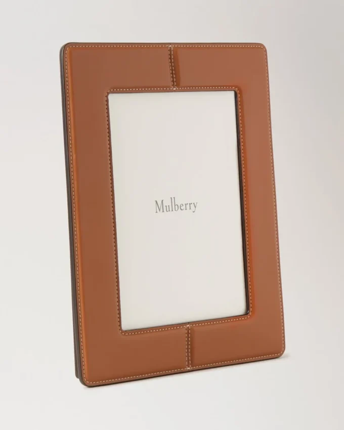 Photo Frame – Medium Vintage Oak Nappa Lifestyle
