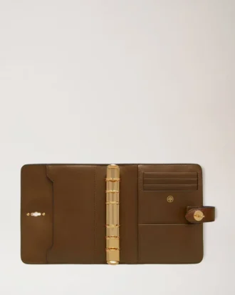 Postman’s Lock Agenda Oak Small Classic Grain Men