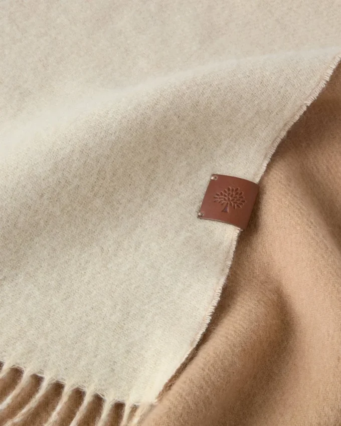 Reversible Cashmere Bi-Colour Scarf Eggshell & Camel Cashmere Reversible Cashmere Bi-Colour Scarf Eggshell & Camel Cashmere