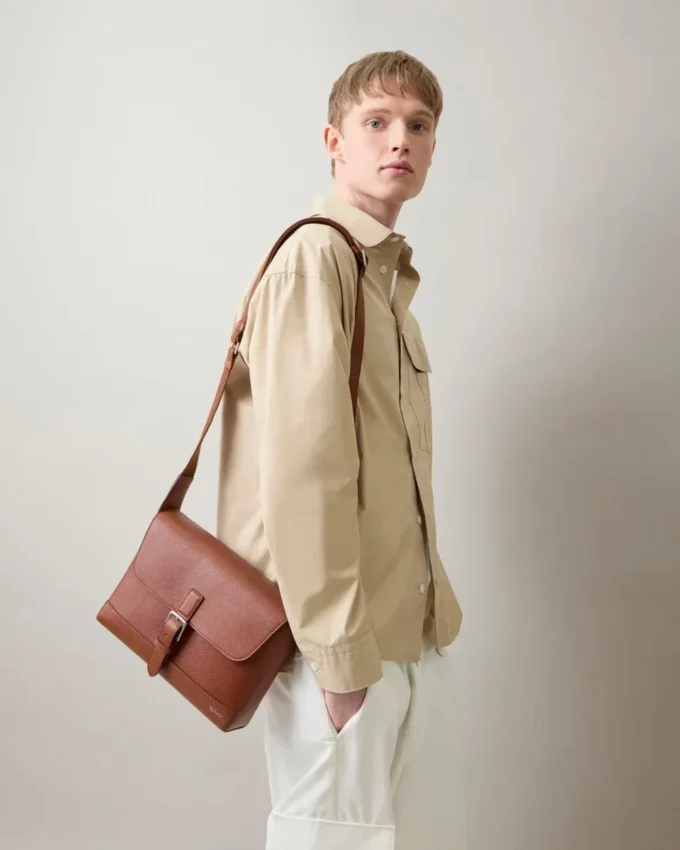Small Chiltern Crossbody Messenger Oak Nvt Men Small Chiltern Crossbody Messenger Oak Nvt Men
