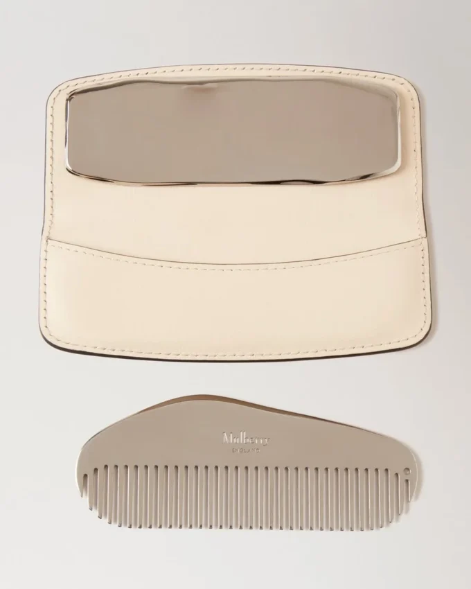 Vanity Set Eggshell Micro Classic Grain Lifestyle